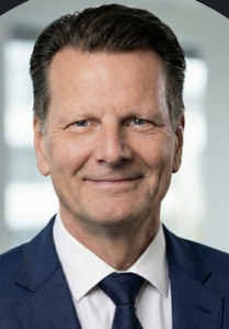Oliver T. Bussmann portrait